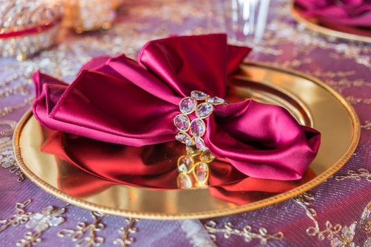 elegant-wedding-napkin-setup
