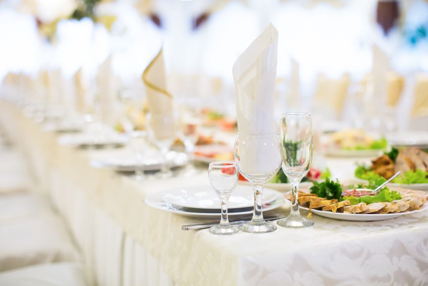 5 Reasons to Use Cloth Napkins for Weddings– CV Linens