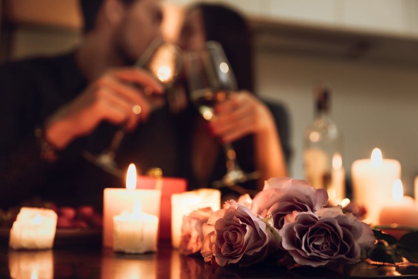  romantic candlelight dinner