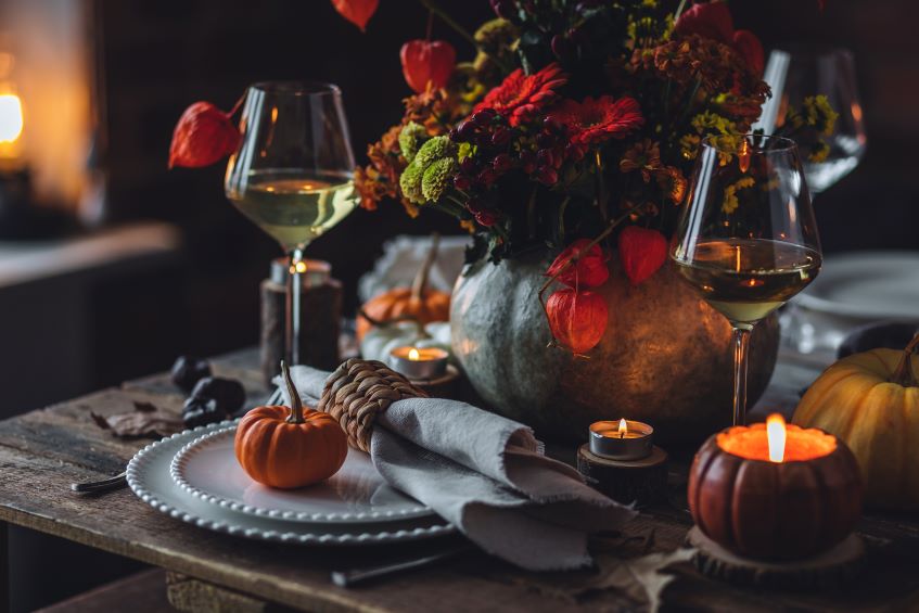 beautiful-halloween-table-settings