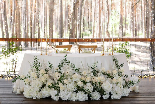 beautifully-decorated-sweetheart-table