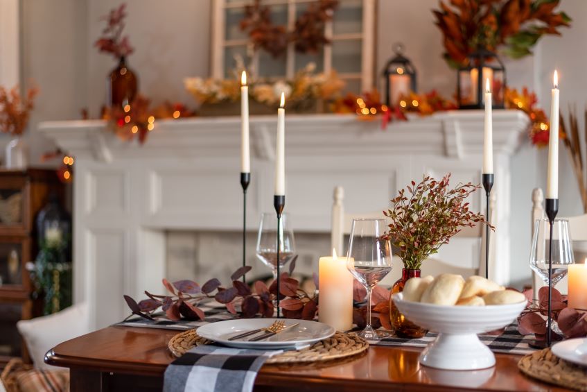 dinner-table-decorated-for-cozy-fall-holiday