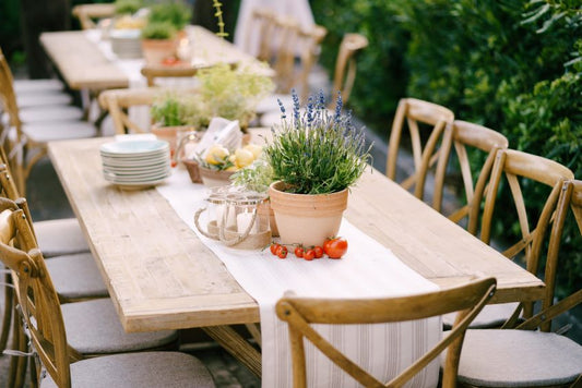 outdoor-table-runner-decor