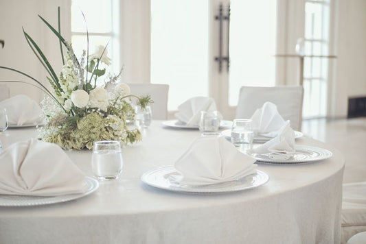 elegant-white-table-settings