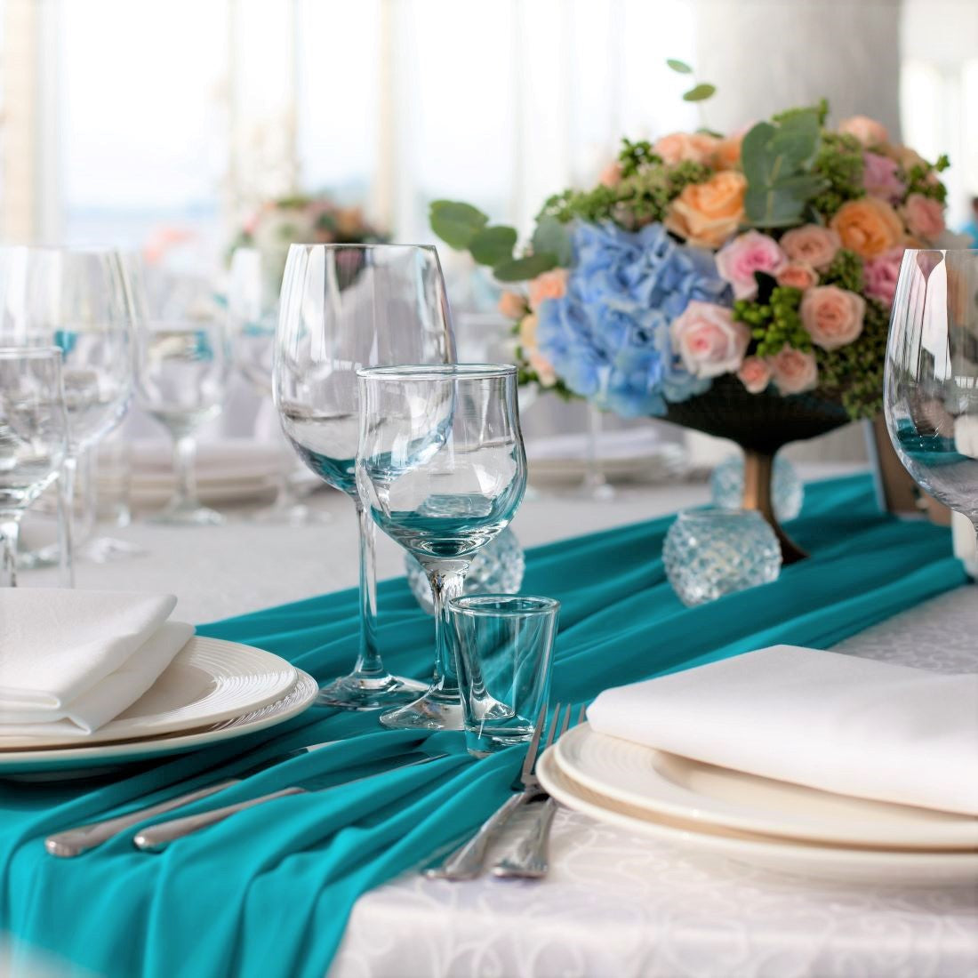 How to Use Chiffon Table Runners for Events