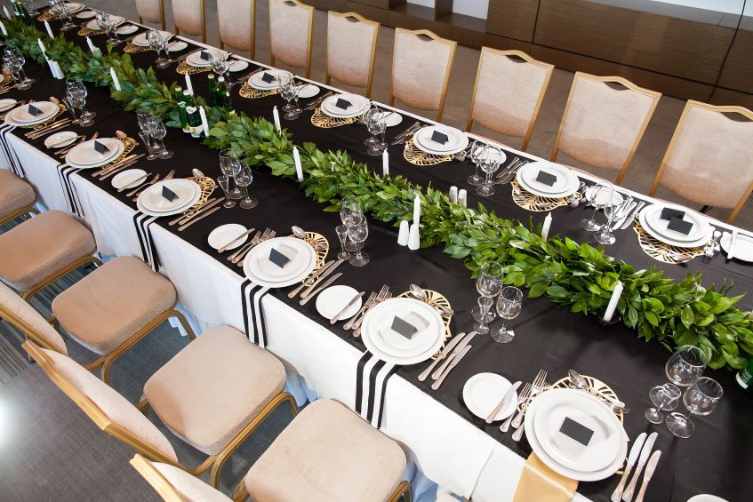 festive-table-settings