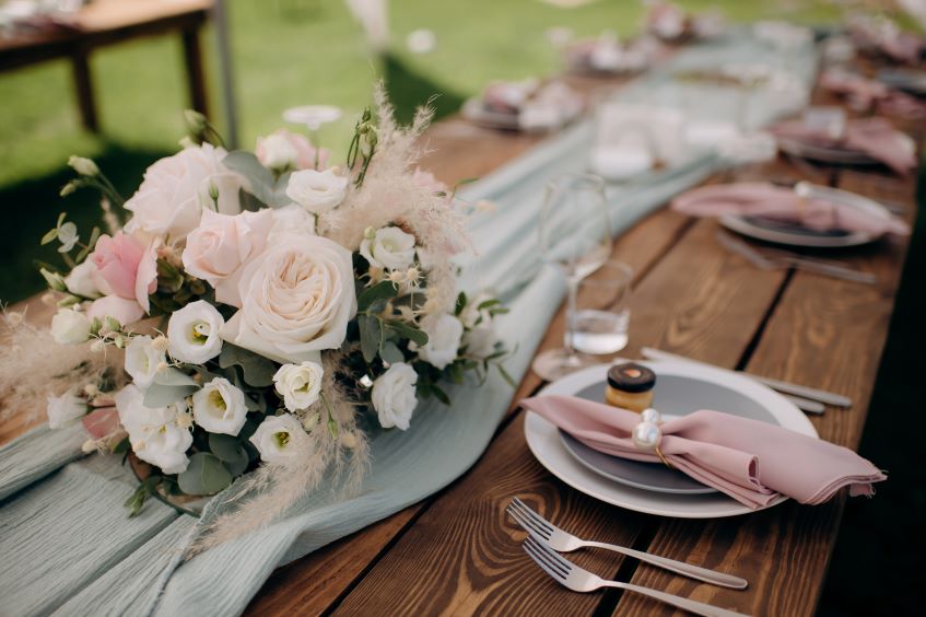 pink-and-white-flower-arrangements