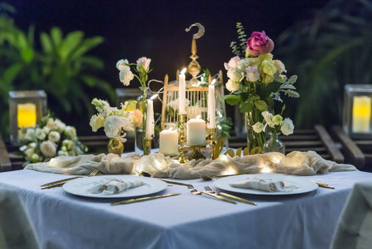 romantic-wedding-table-setup 