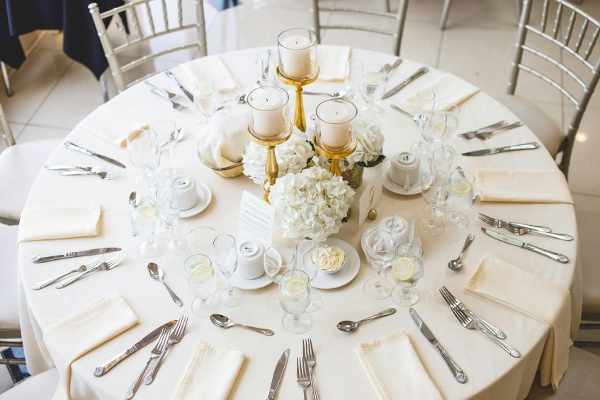 round-dining-table