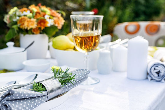 summer-holiday-table-setup