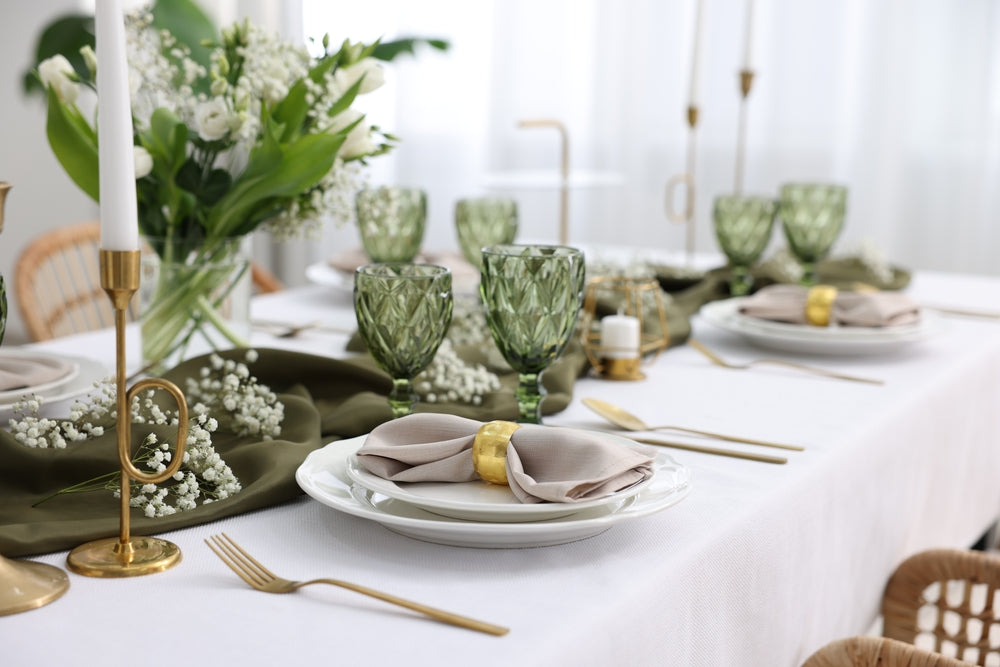 white-table-settings