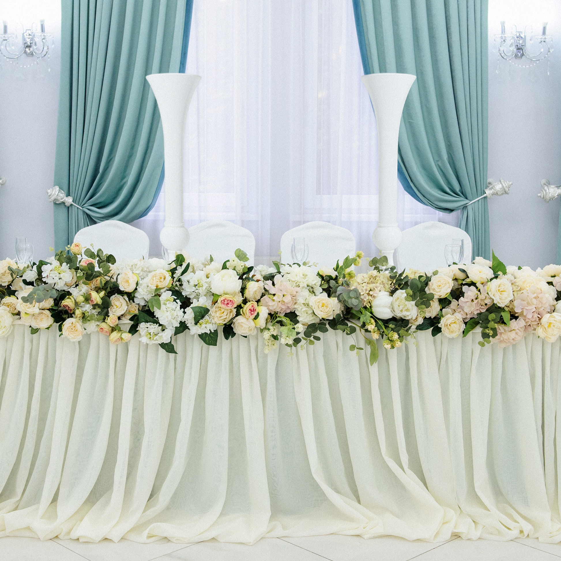 Set of 2 Metal Trumpet Centerpiece Vases White with floral garland and tulle table skirt