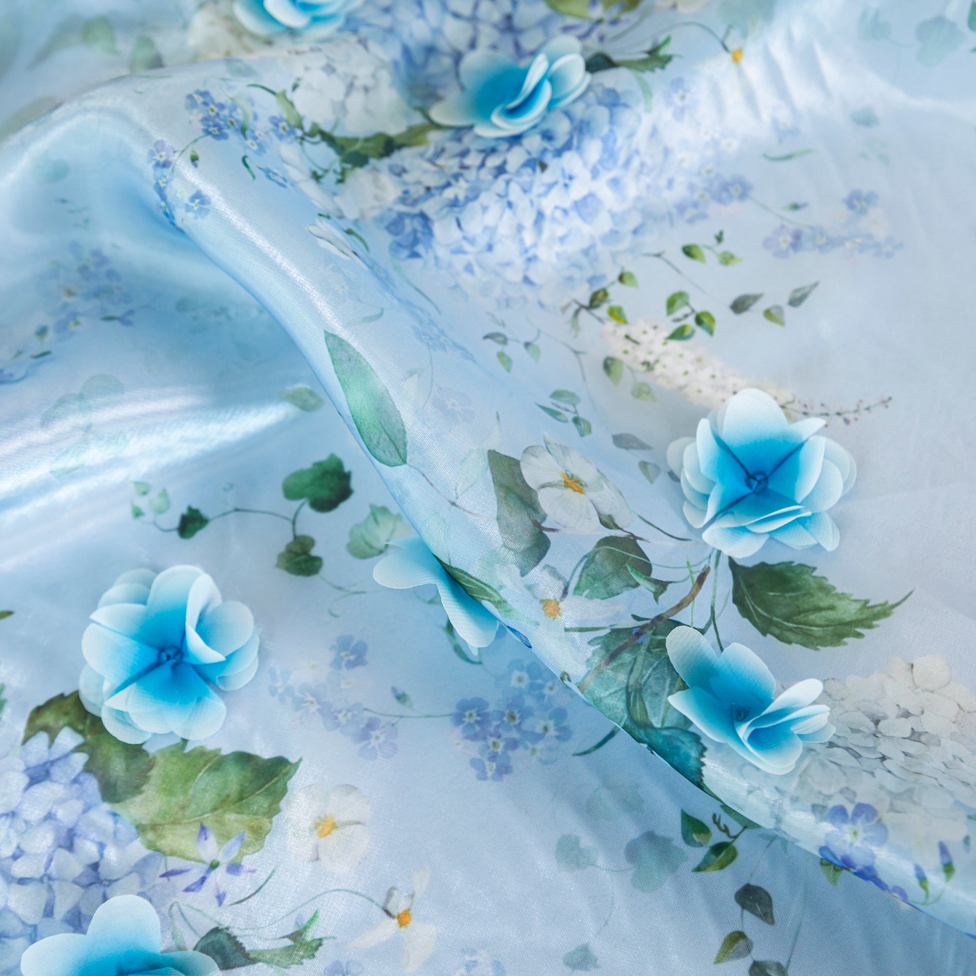 3D Floral Snow Organza Tablecloth/Overlay 120" Round - Detail
