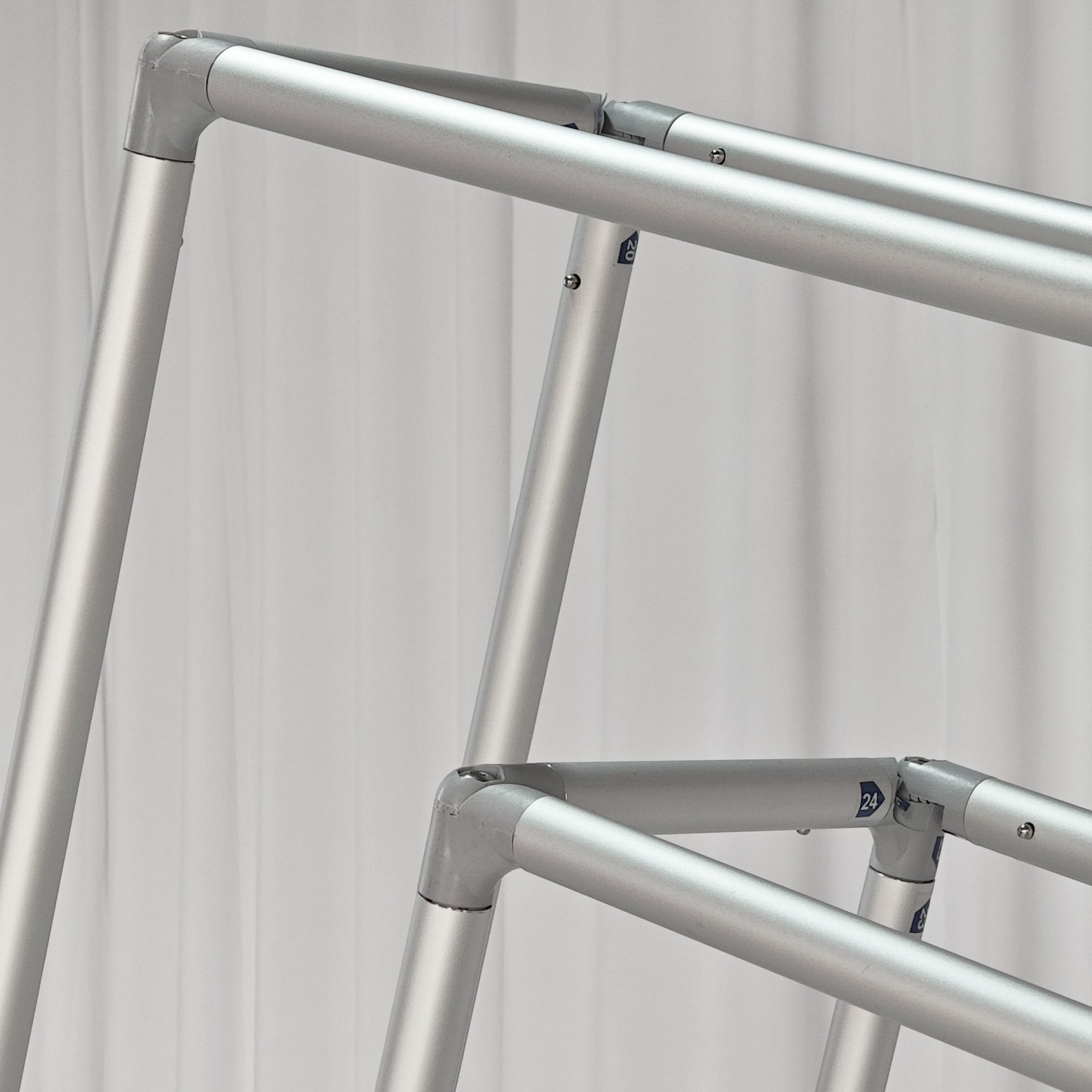 3D 6.5ft Tilted Rectangular Backdrop Stand - CV Linens™