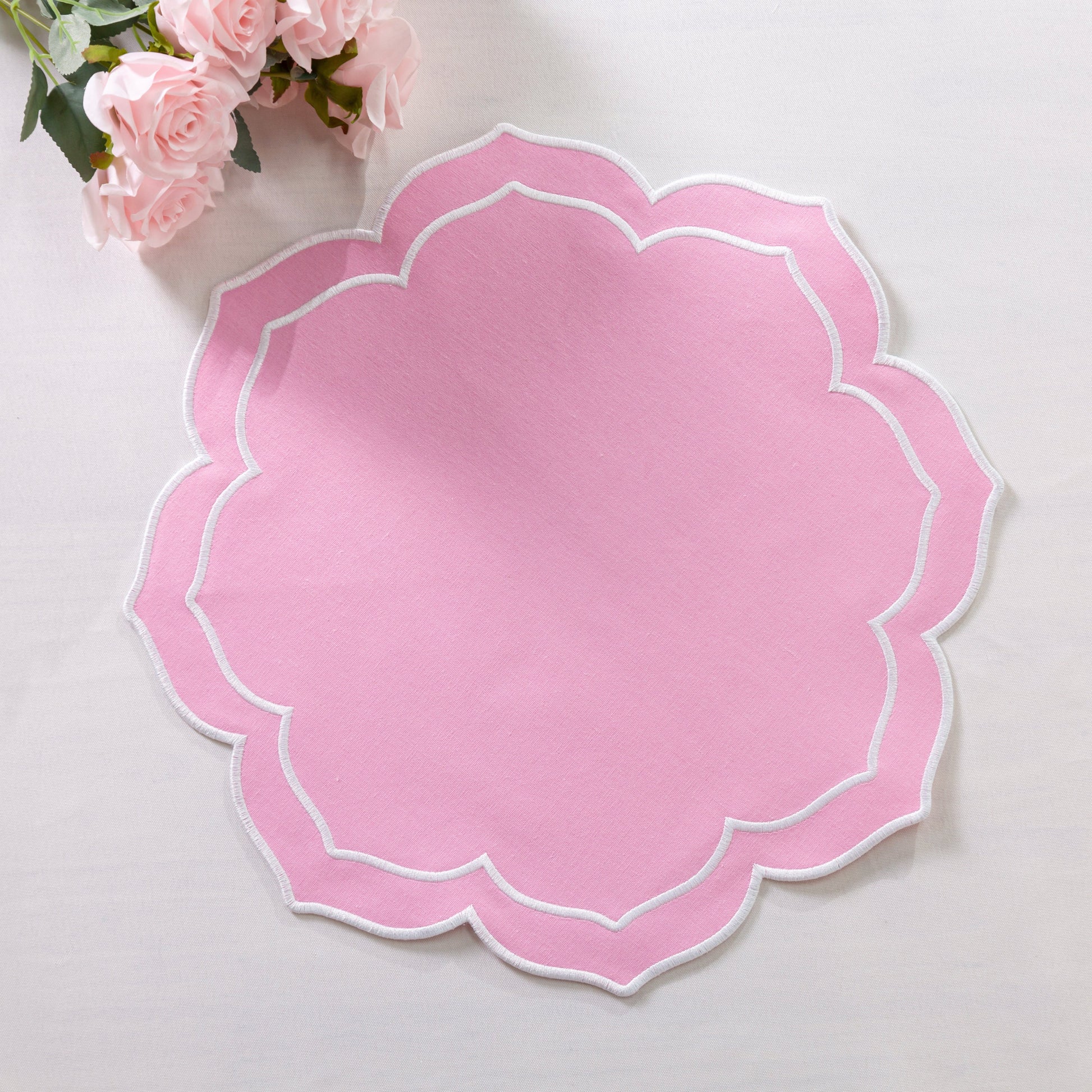 4pc/set Petal Elegance Placemats - Pink/White Trim paired with an ivory tablecloth pink roses