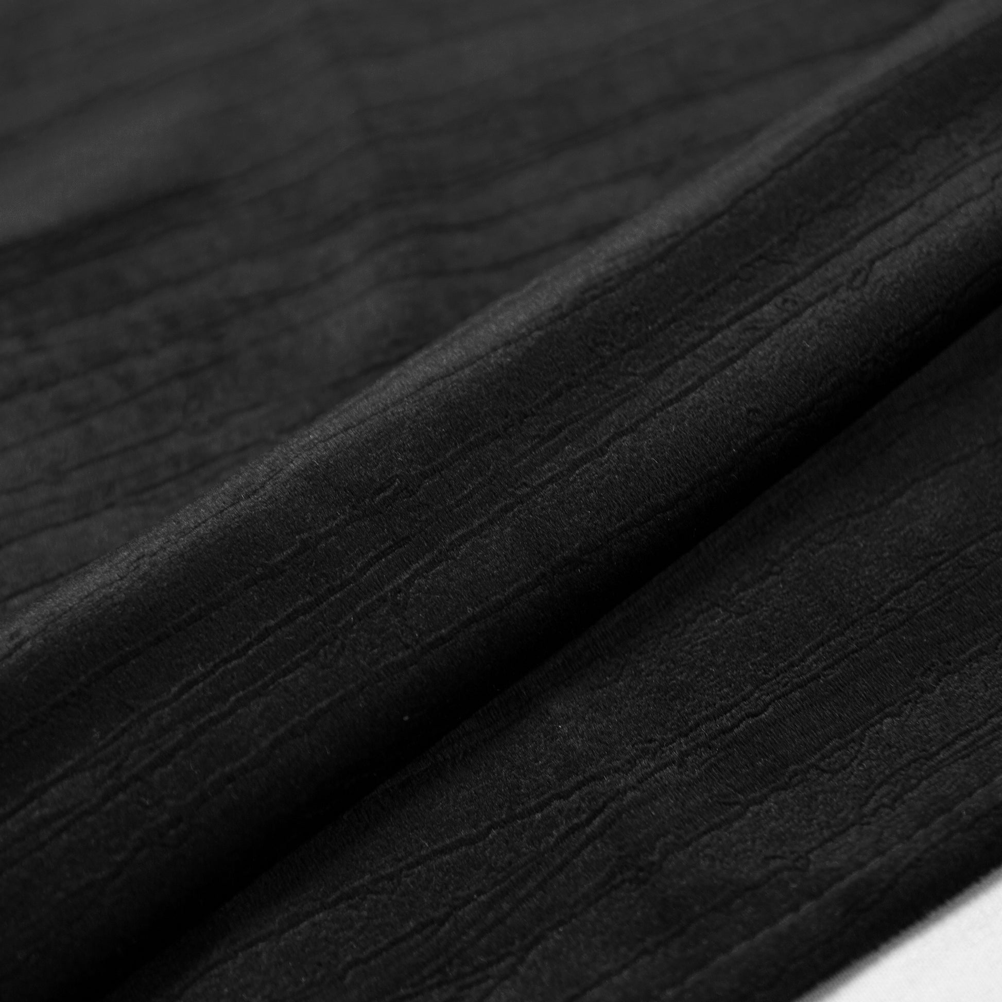 Crinkle Velvet 20"x20" Linen Napkin Black close up