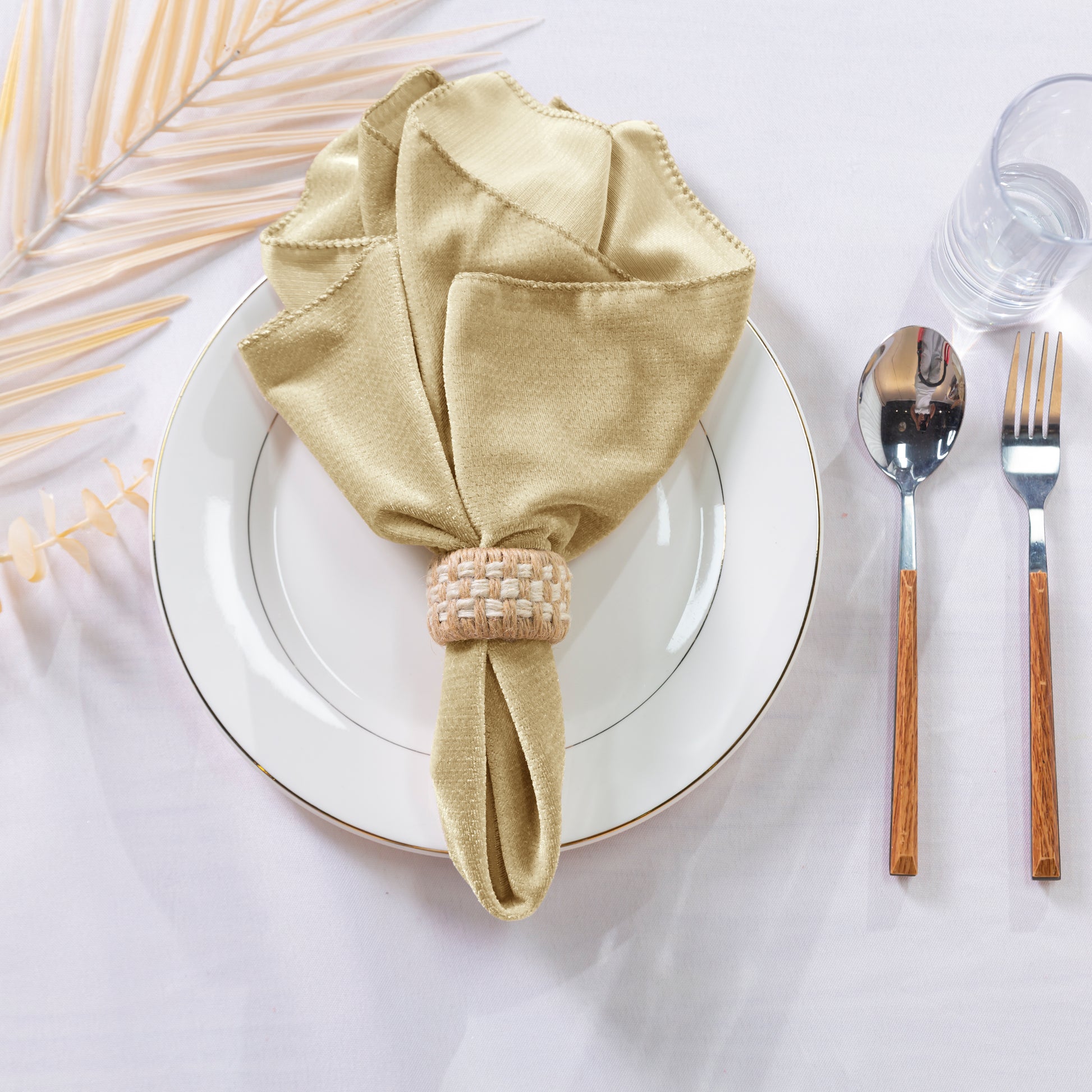5 pcs/pk Glitter Velvet 20"x20" Linen Napkin Champagne with a burlap napkin ring, white charger plate and silverware
