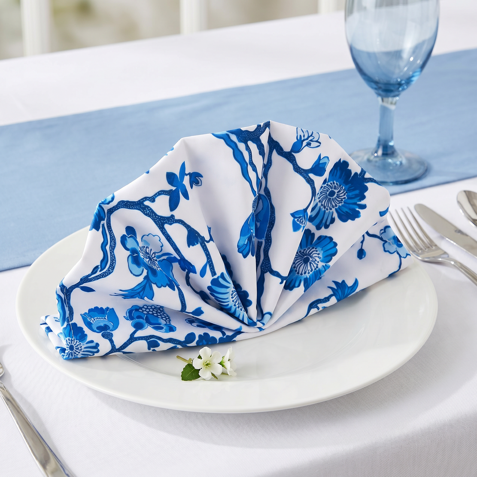 5 pcs/pk Chinoiserie Floral Scuba Napkin - Blue Standing fan fold