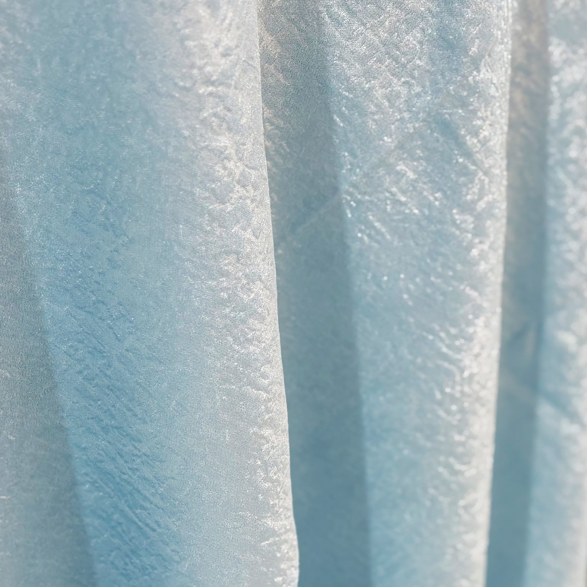 Crinkle Shimmer 120" Round Tablecloth Baby Blue close up