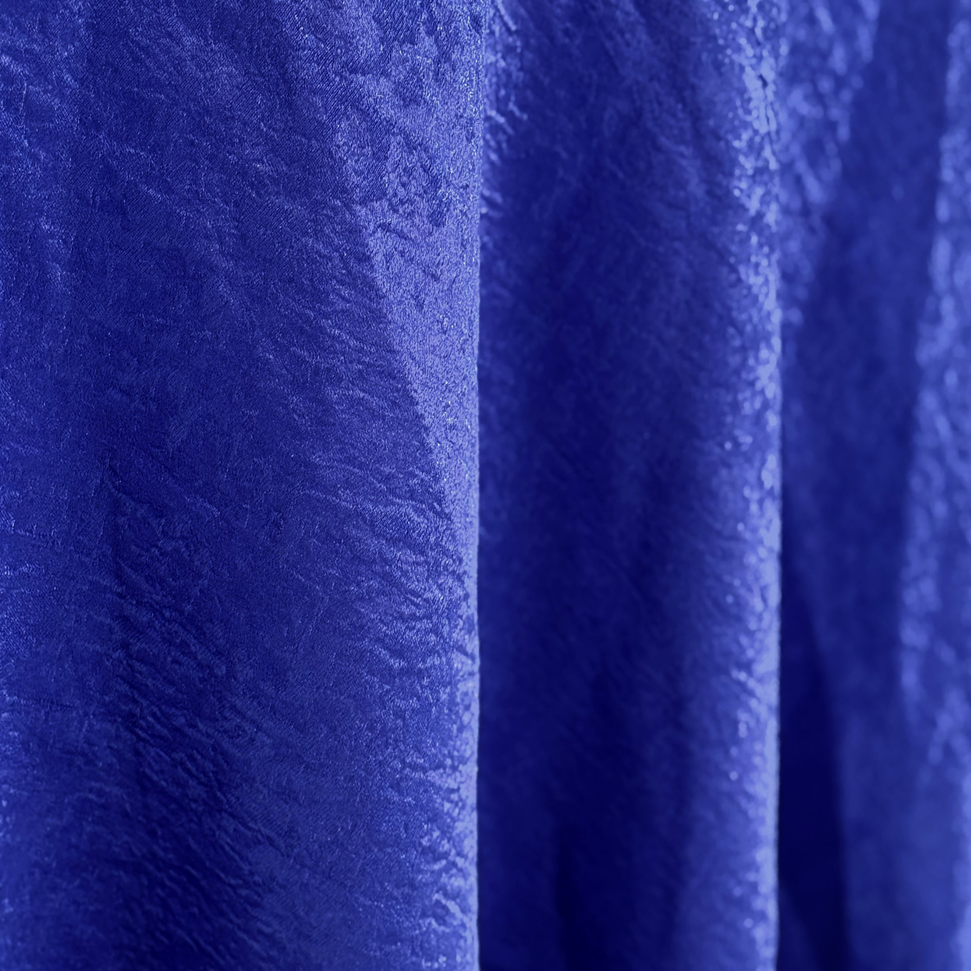 Crinkle Shimmer 132" Round Tablecloth Royal Blue fabric close up