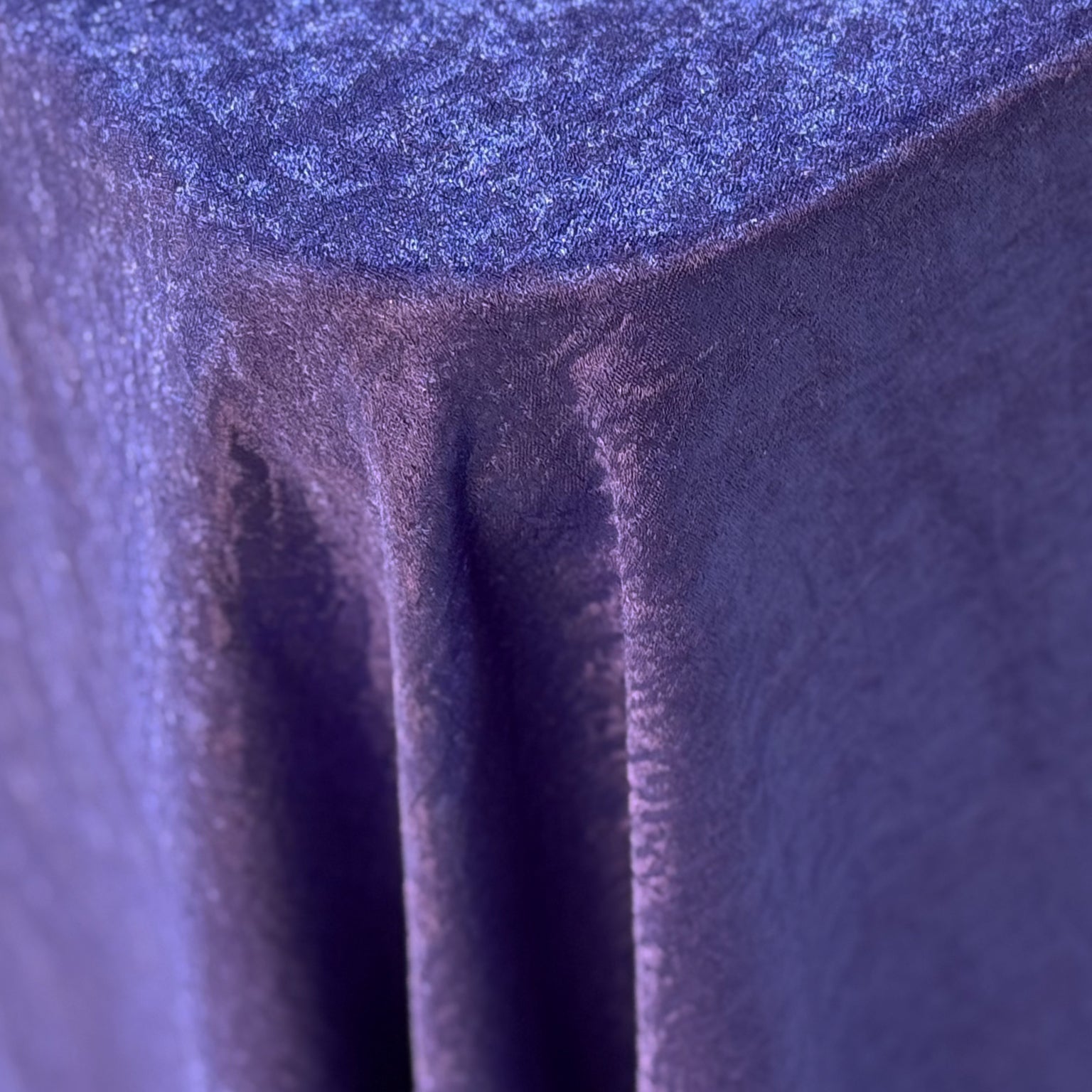 Crinkle Shimmer 90"x132" Rectangular Tablecloth Purple close up