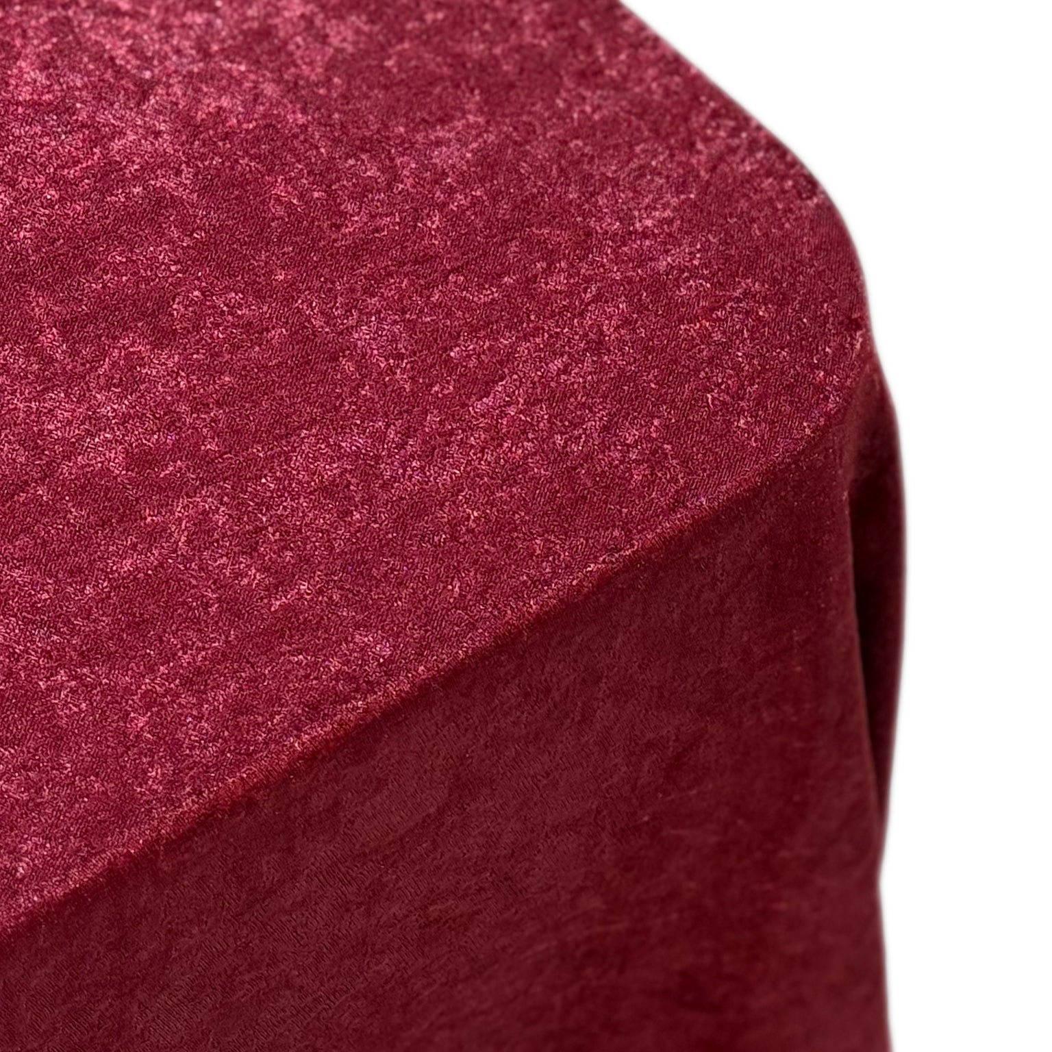 Crinkle Shimmer 90"x156" Rectangular Tablecloth Burgundy edge view
