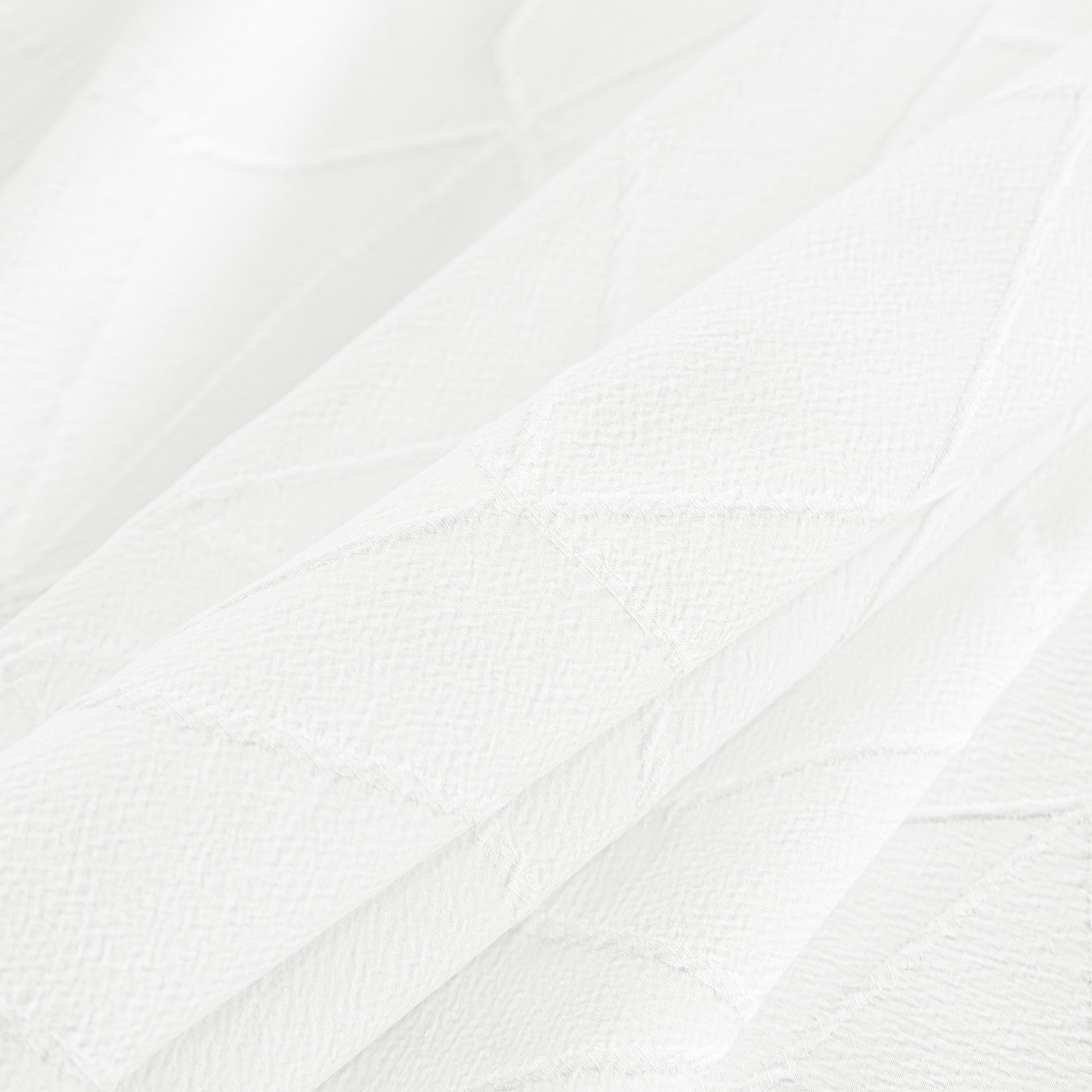 Embossed Geometric Jacquard 132" Round Tablecloth Light Ivory/Off White fabric close up