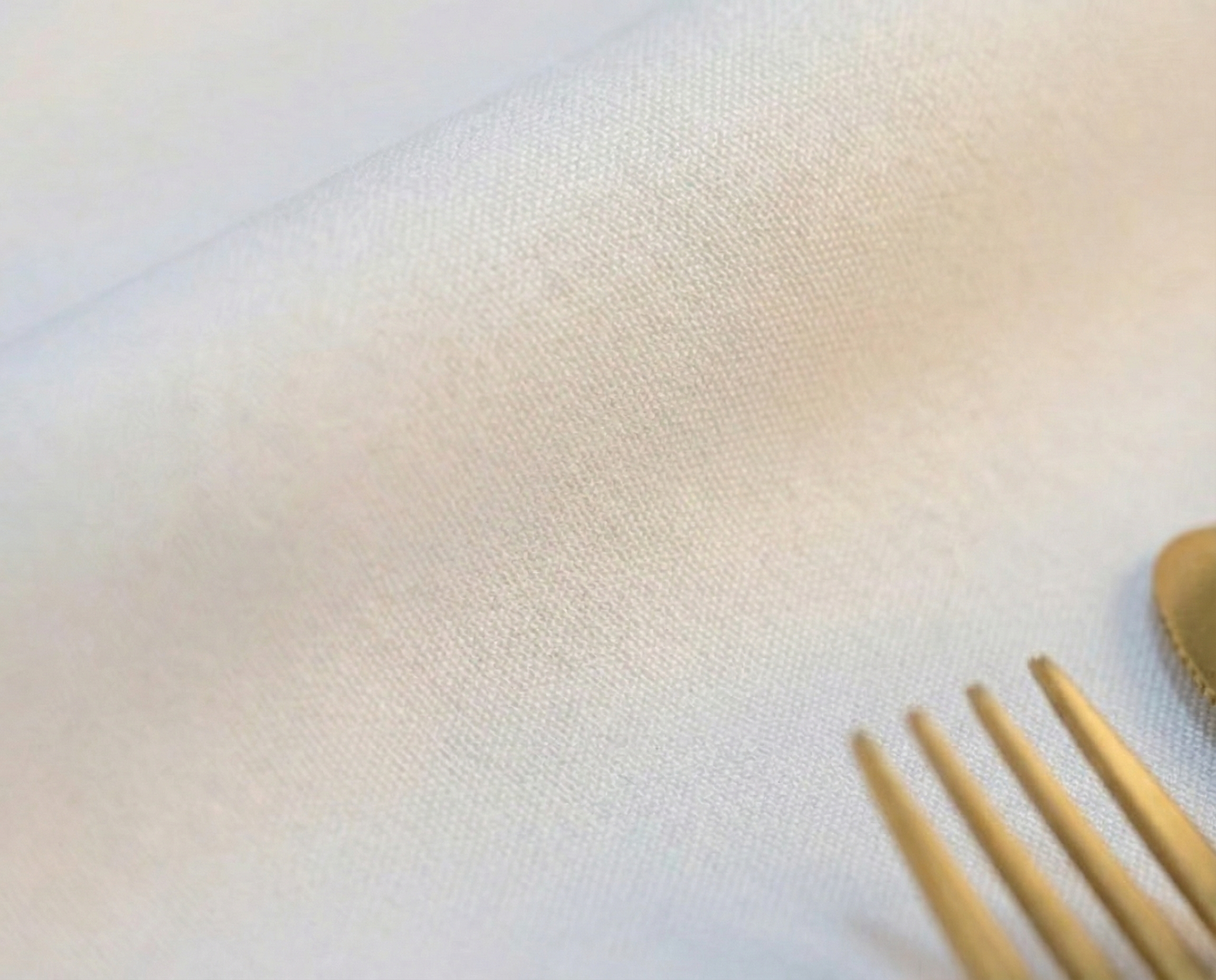 Scuba 132" Round Tablecloth - White - CV Linens
