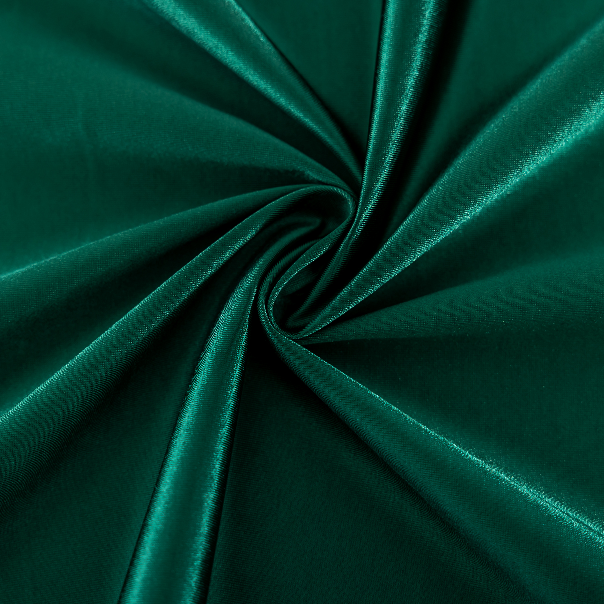 Premium Satin (Wrinkle-Resistant) 132" Round Tablecloth - Emerald Green
