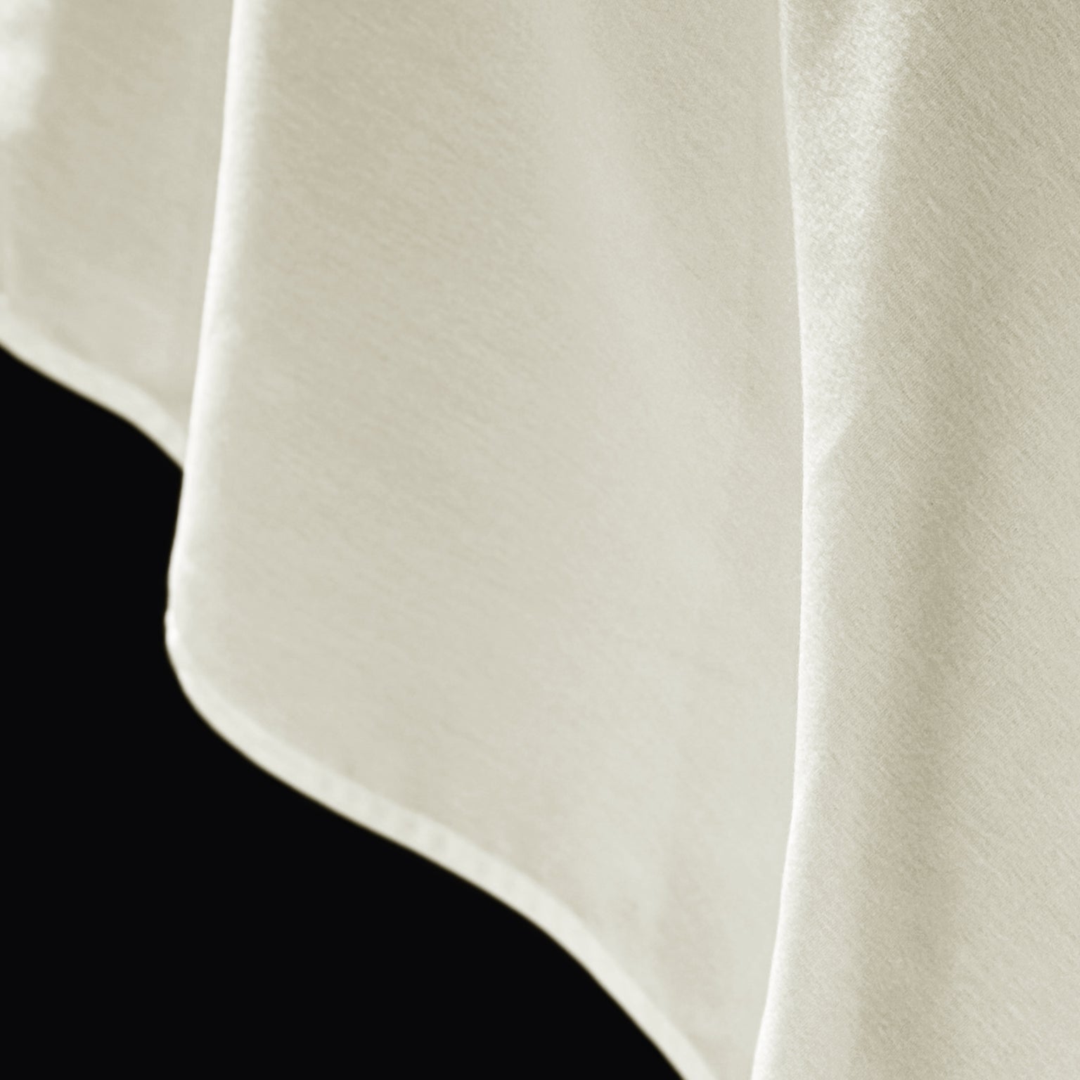 Premium Spun Polyester Square 90x90 Overlay Tablecloth Ivory hemmed close up