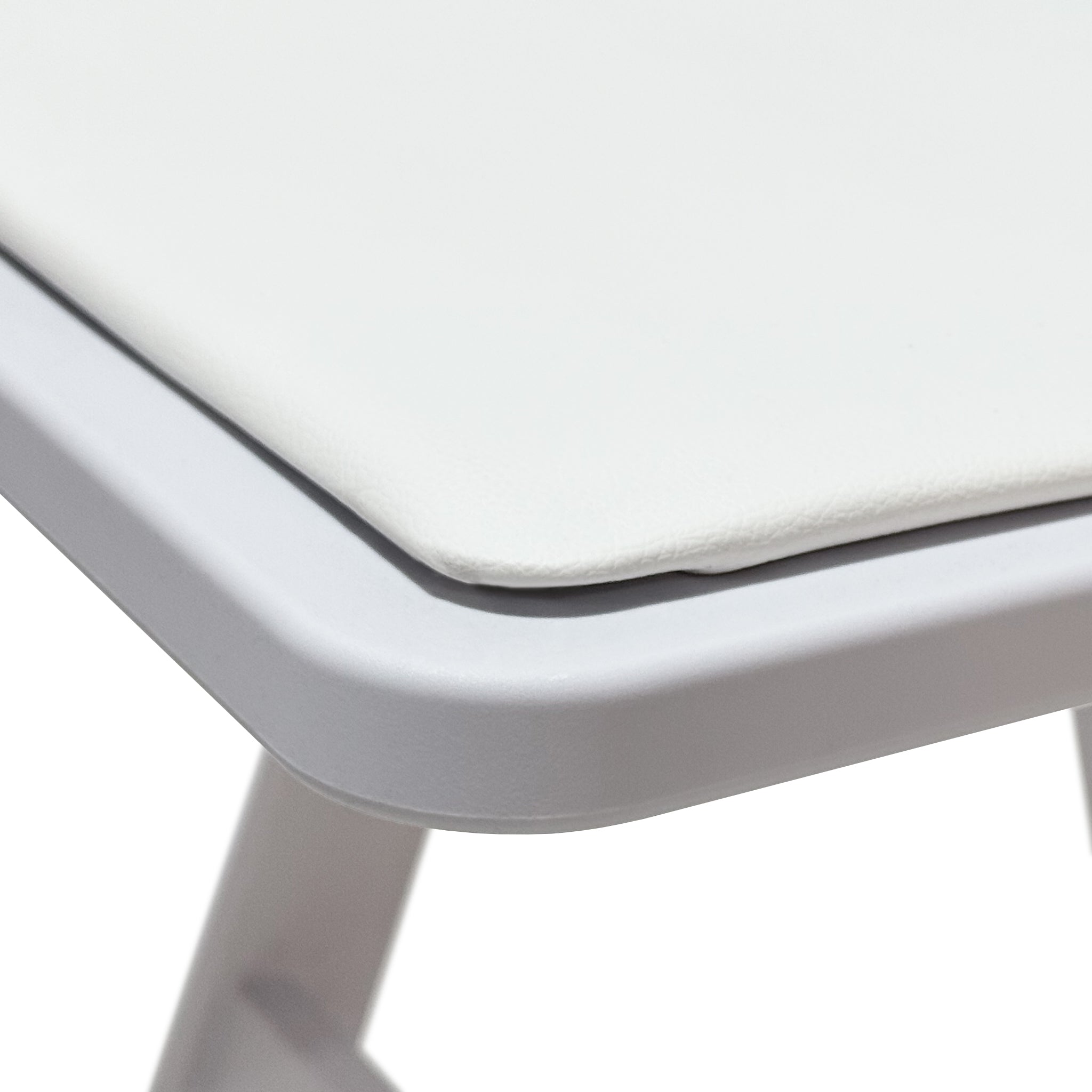 White Resin Folding Chair 4pc/pk | Professional Wedding & Event