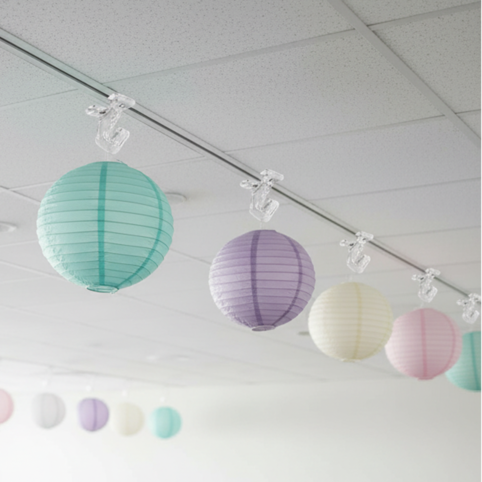 Indoor Event Hall – Multiple Ceiling Hooks