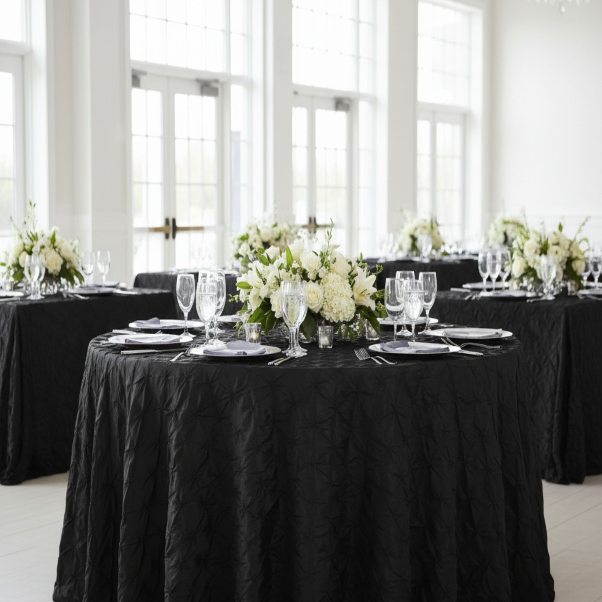Indoor Formal Event Black Pinchwheel 120 Round Tablecloth 