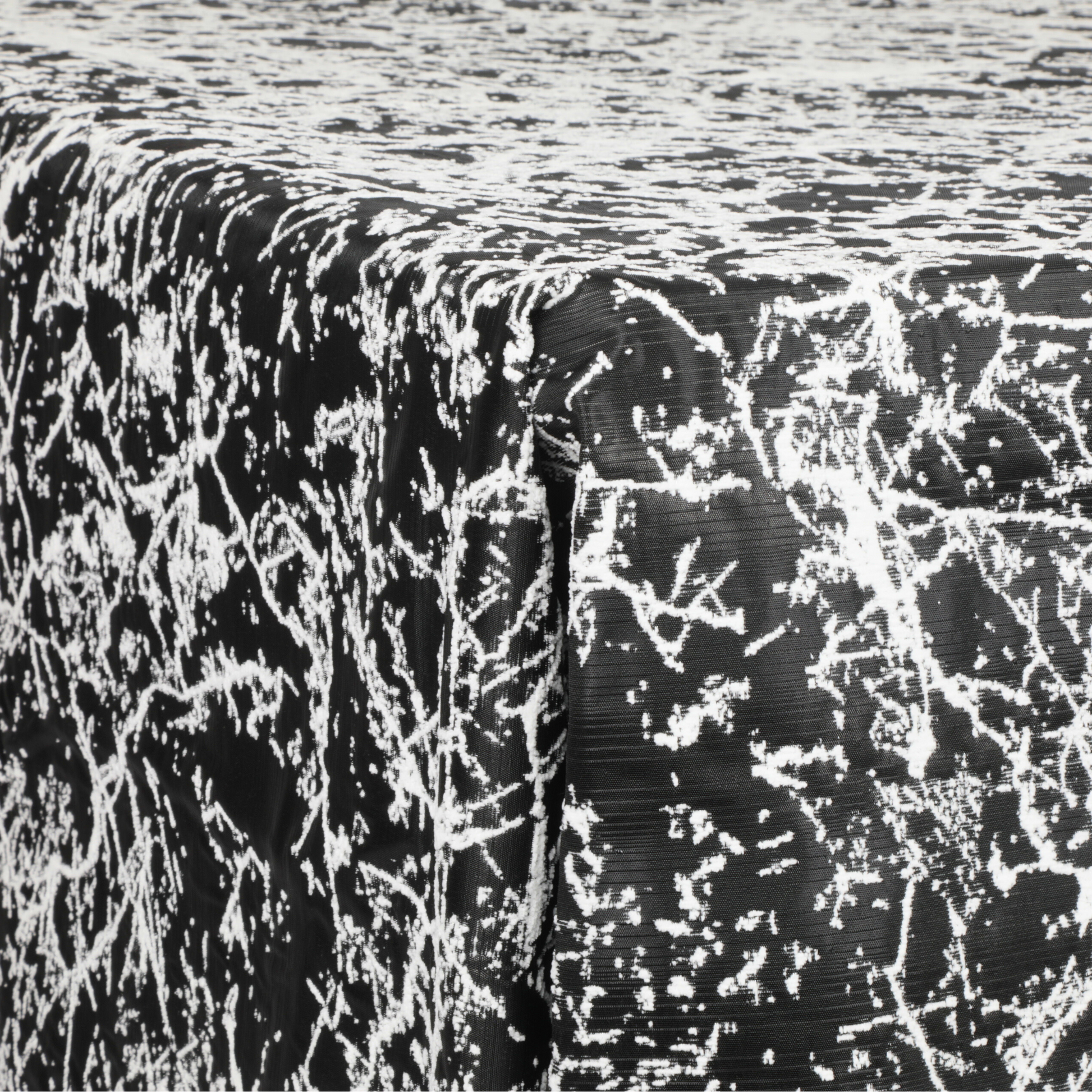 Marble Reversible Jacquard Tablecloth 90"x132" Rectangle - Black
