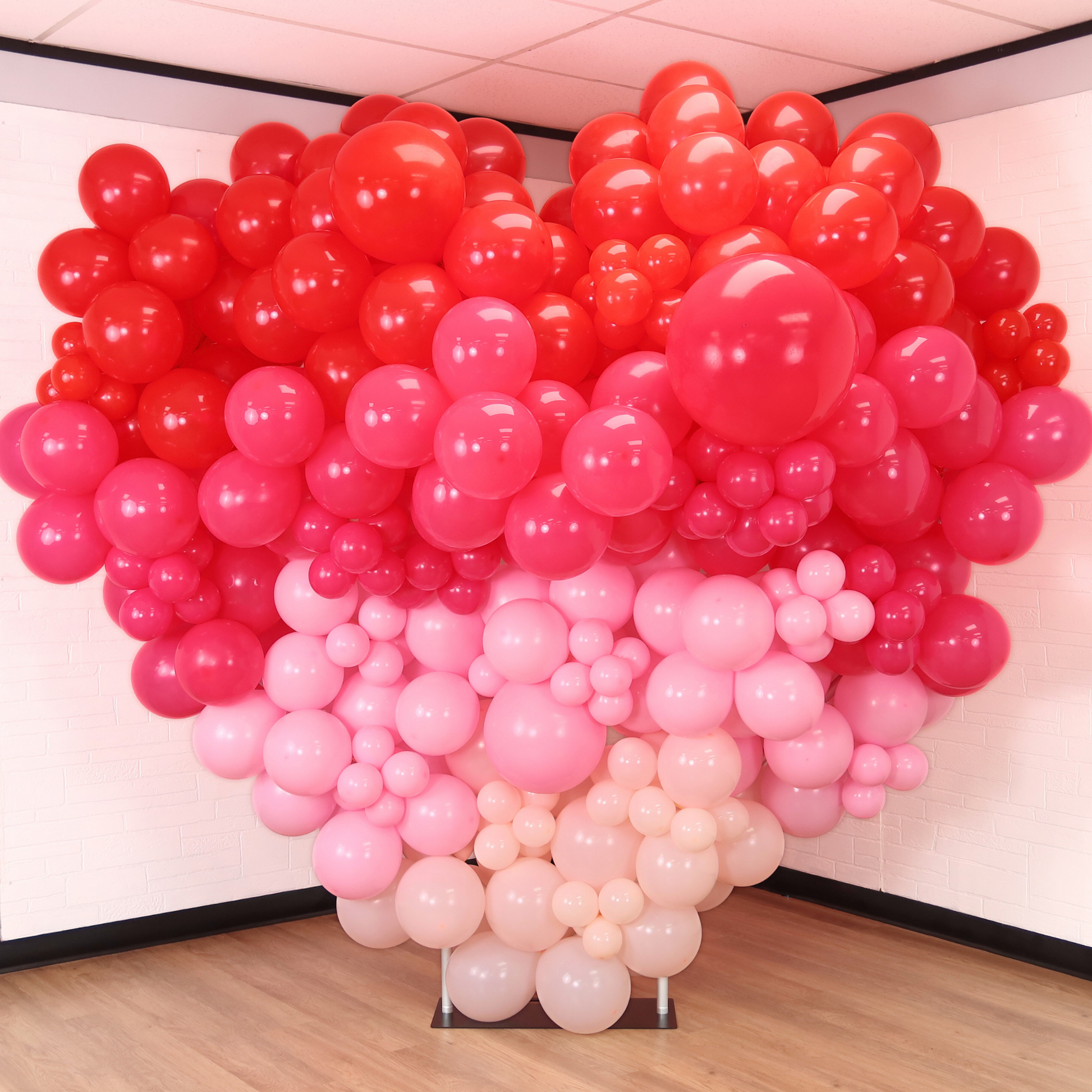Red 18" Large Round Latex Balloons | 10 pcs