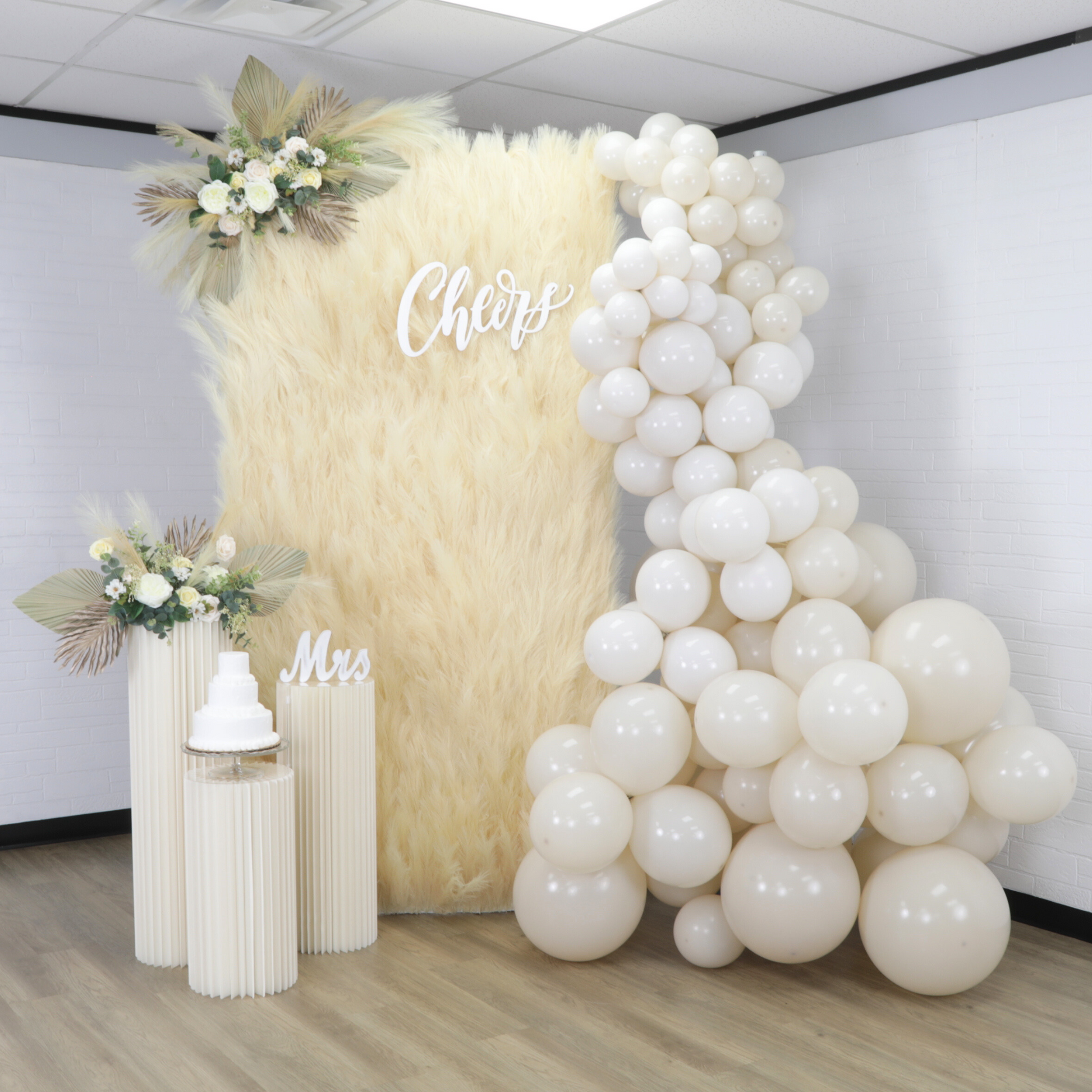 Roll Up Faux Pampas Wall Backdrop 8ft x 4ft - Ivory